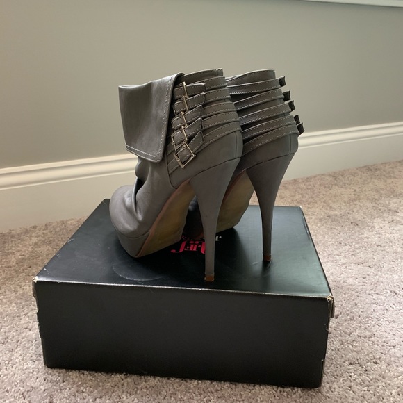 Just Fab Suzette Platform Heels - Picture 3 of 5